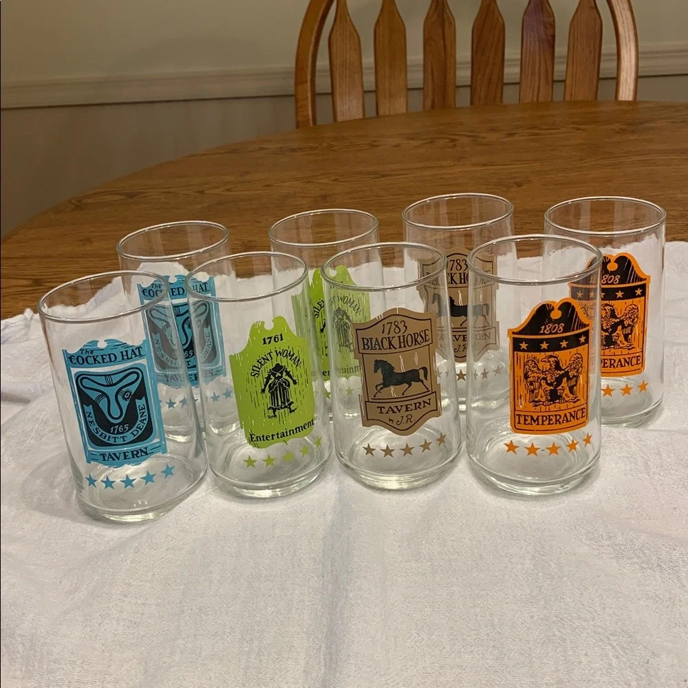 Anchorage Hocking Vintage Tavern sign Glasses Full set of 8 Excellent Condition